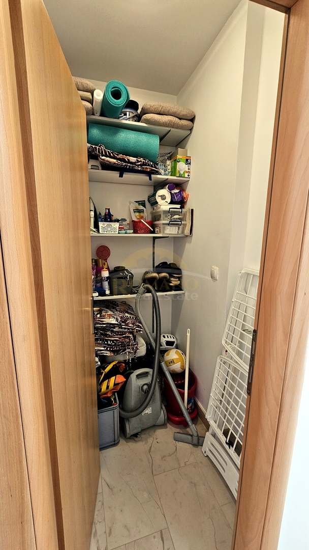 Prostoren dvosobni stan z odprtim pogledom na morje – Trogir, Balan